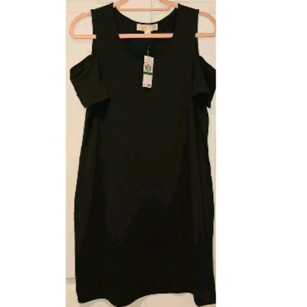 MICHAEL KORS MK BASICS CUT OFF SHOULDER SHORT SLEE